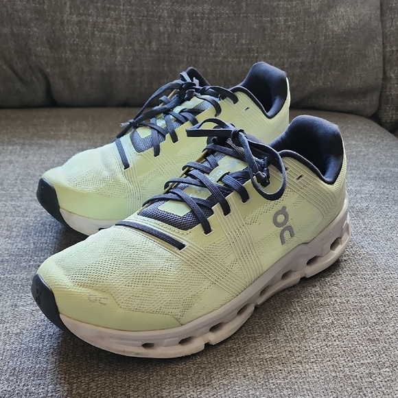 On Cloud Go Running Shoes – Lime Black Lightweight Trainer - Picture 3 of 17